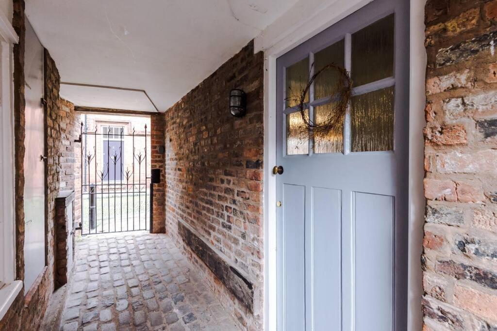 Rustic Chester Cottage Near Shops & Terrace 外观 照片