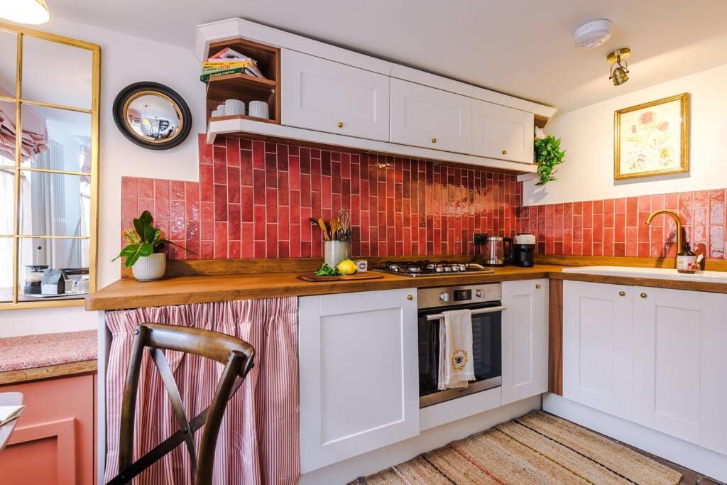 Rustic Chester Cottage Near Shops & Terrace 外观 照片
