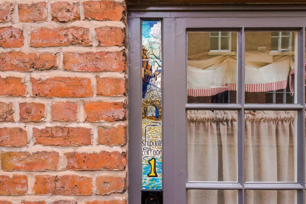 Rustic Chester Cottage Near Shops & Terrace 外观 照片