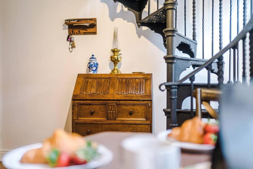 Rustic Chester Cottage Near Shops & Terrace 外观 照片
