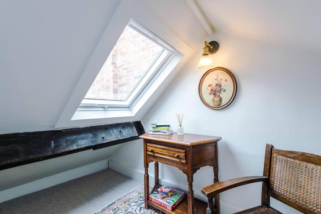 Rustic Chester Cottage Near Shops & Terrace 外观 照片