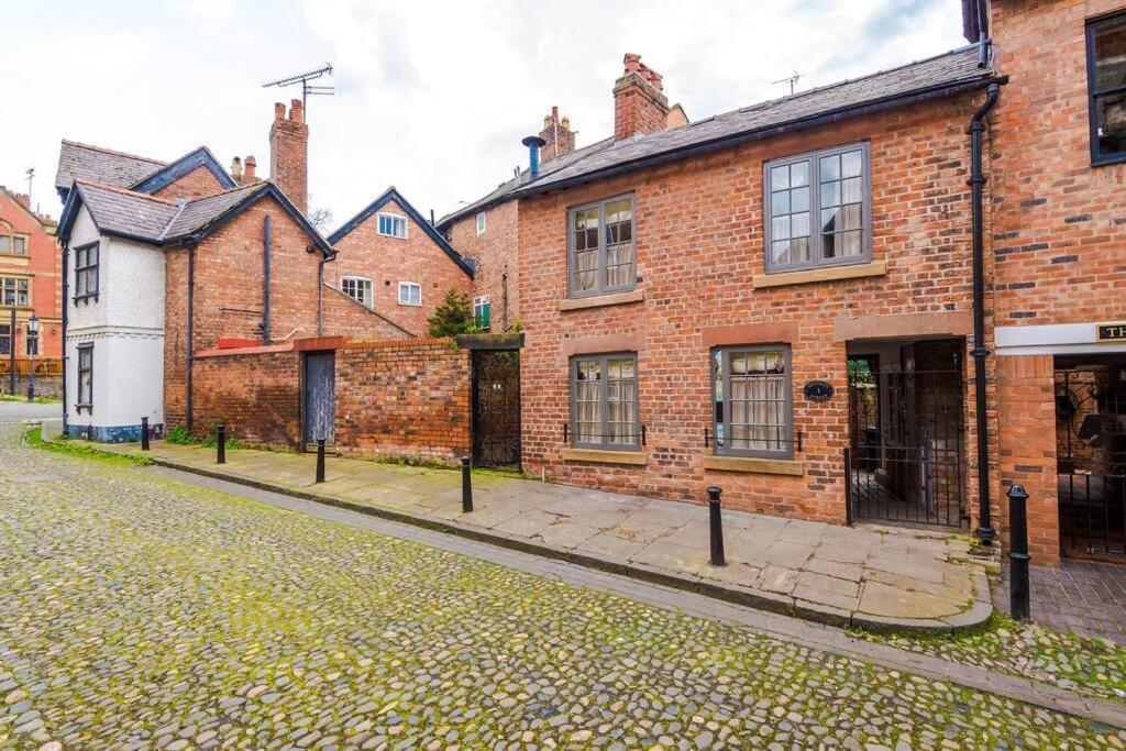 Rustic Chester Cottage Near Shops & Terrace 外观 照片